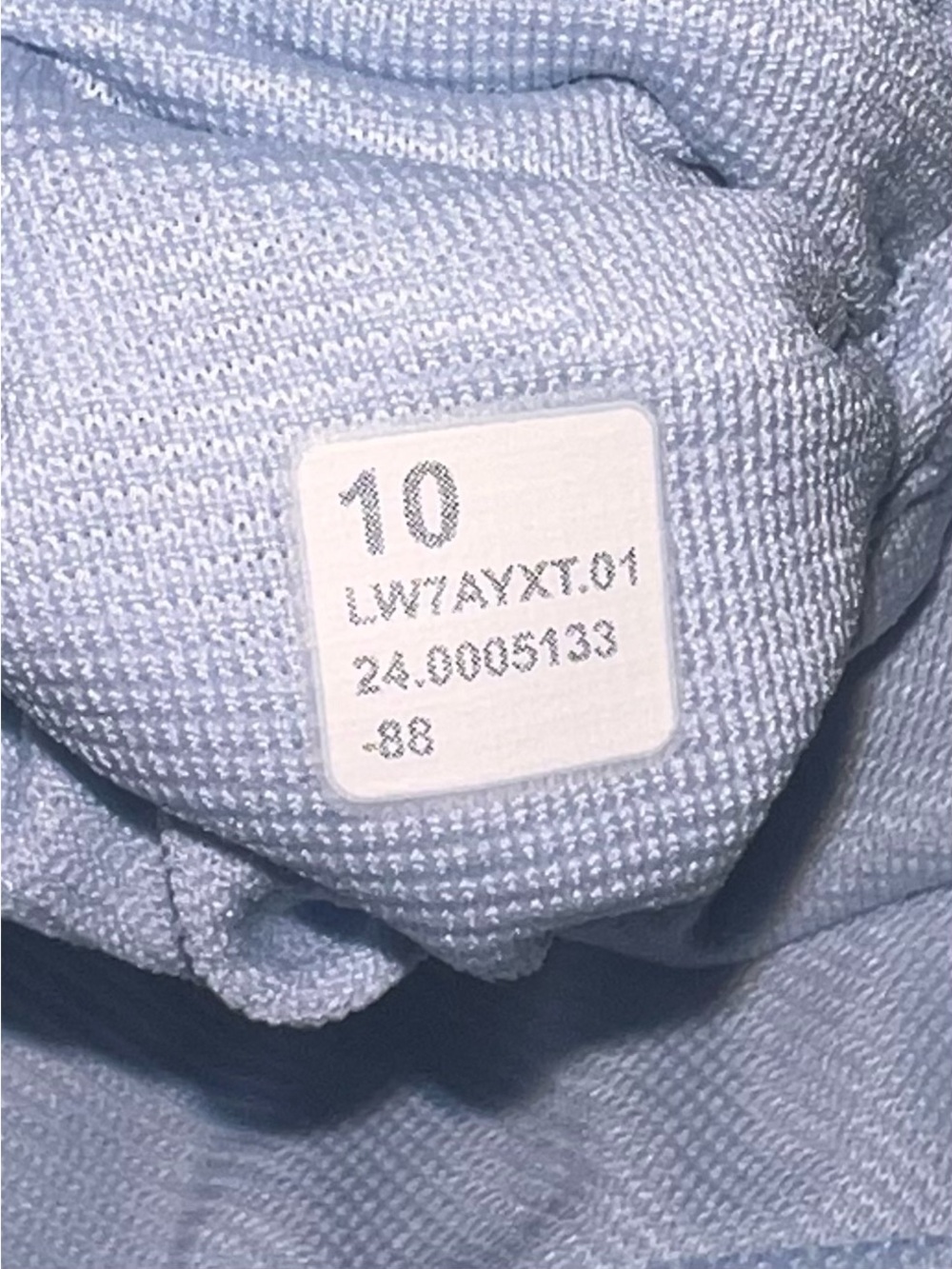 Lululemon Hotty Hot Low-Rise Lined Short 4" size 10 Colour
Blue Linen - Picture 11 of 14